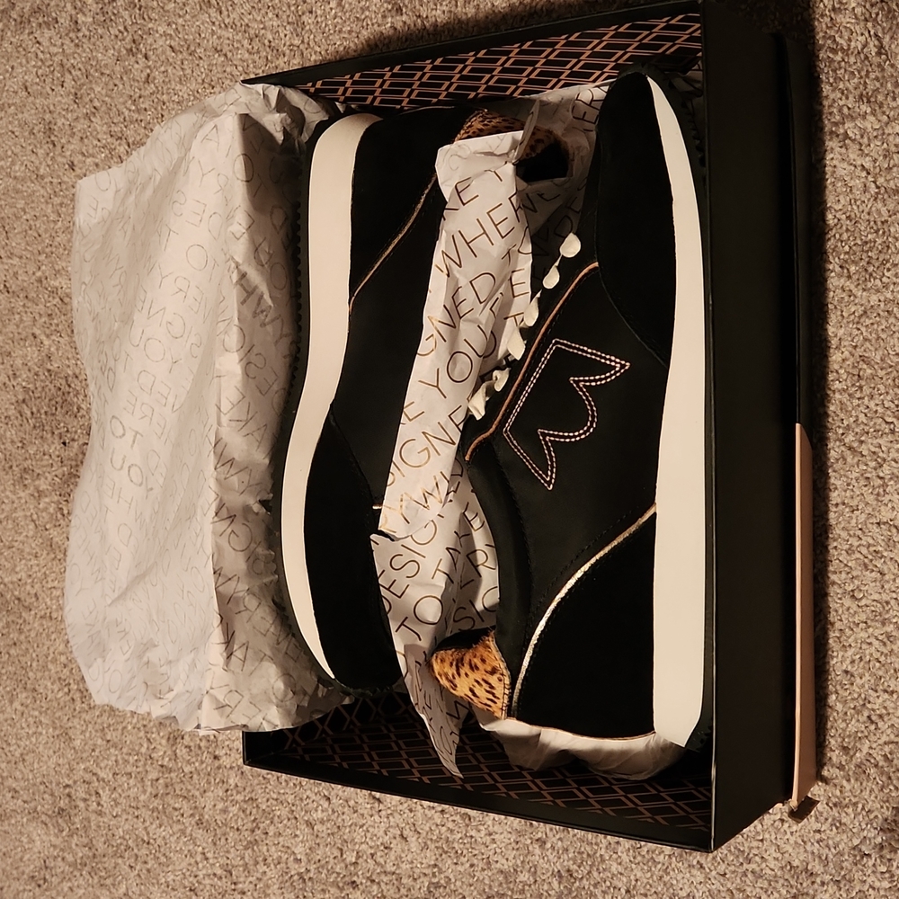 NIB Birdies Roadrunner sneaker Size 8